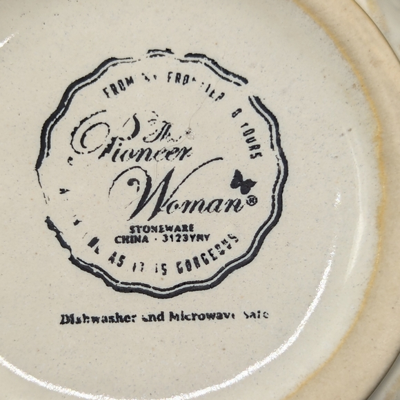 Pioneer Woman Farmhouse Lace 17 Oz. Mug Off White Country Chic - Picture 7 of 9